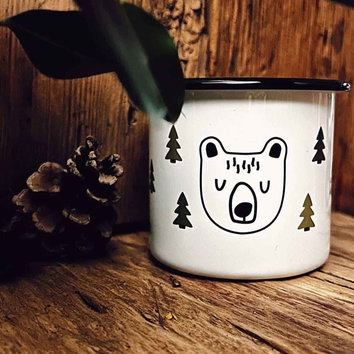 Orso 🐻 - Tazza in metallo smaltato - La stanza nel bosco